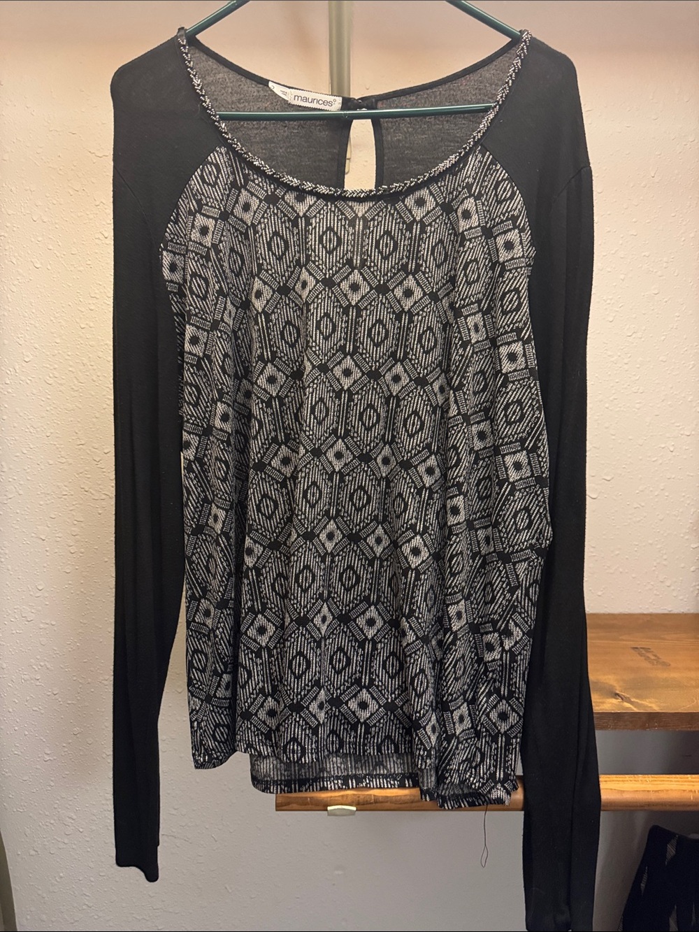 Maurices Black and Gray Geometric Raglan Tee